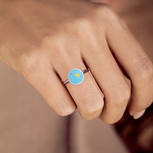 Joollion Charm Aquarius (Υδροχόος), φορεμένο σε Joolet Ring. Επιπλατινωμένο ασήμι 925, συμβατό με όλα τα Joolets της Joolify.