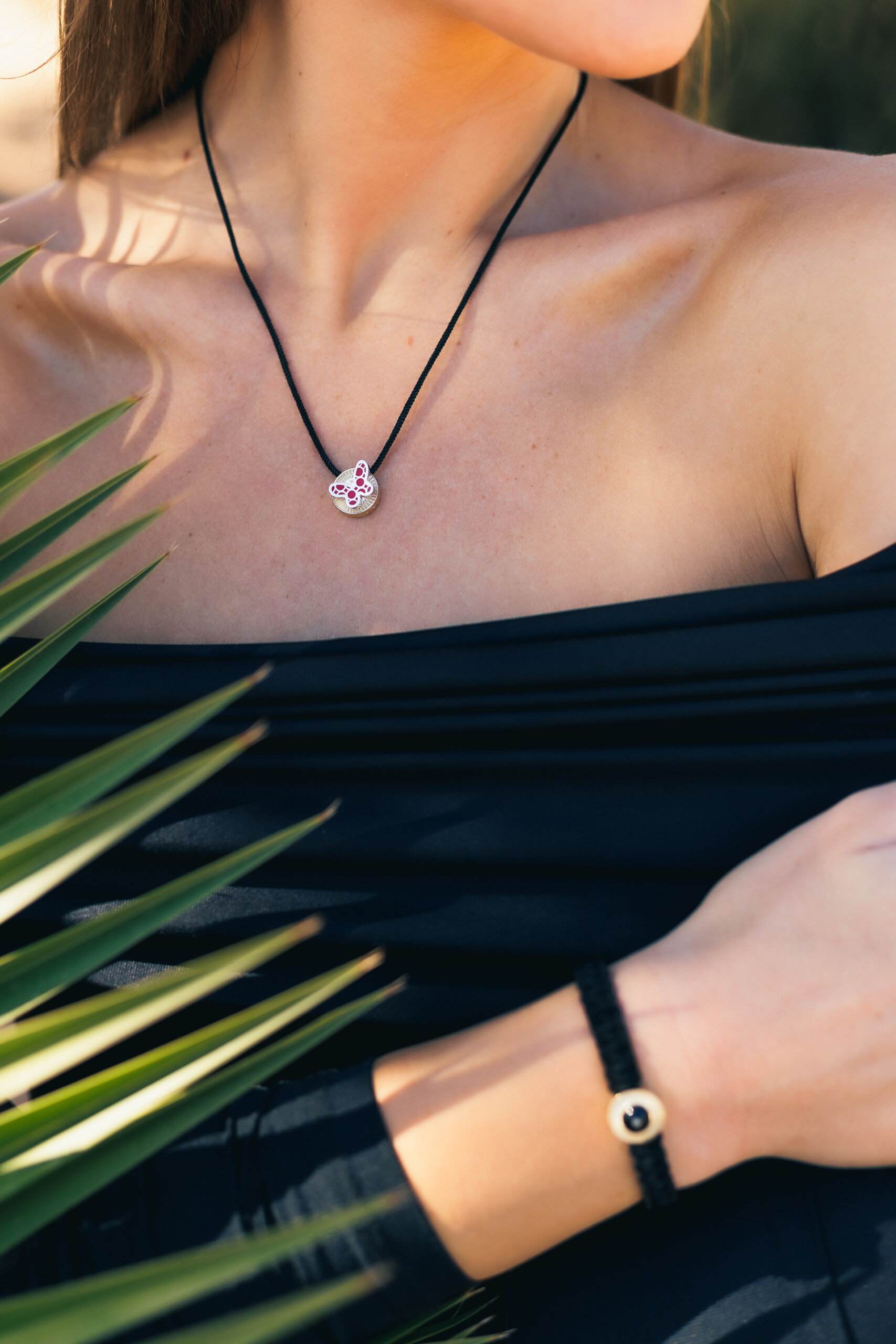 Joolet Pendant Cord (Κρεμαστό με κορδόνι). Επιχρυσωμένο ασήμι 925 με χρυσό 18k. Συνδυασμένο με το Joollion Butterfly Red.