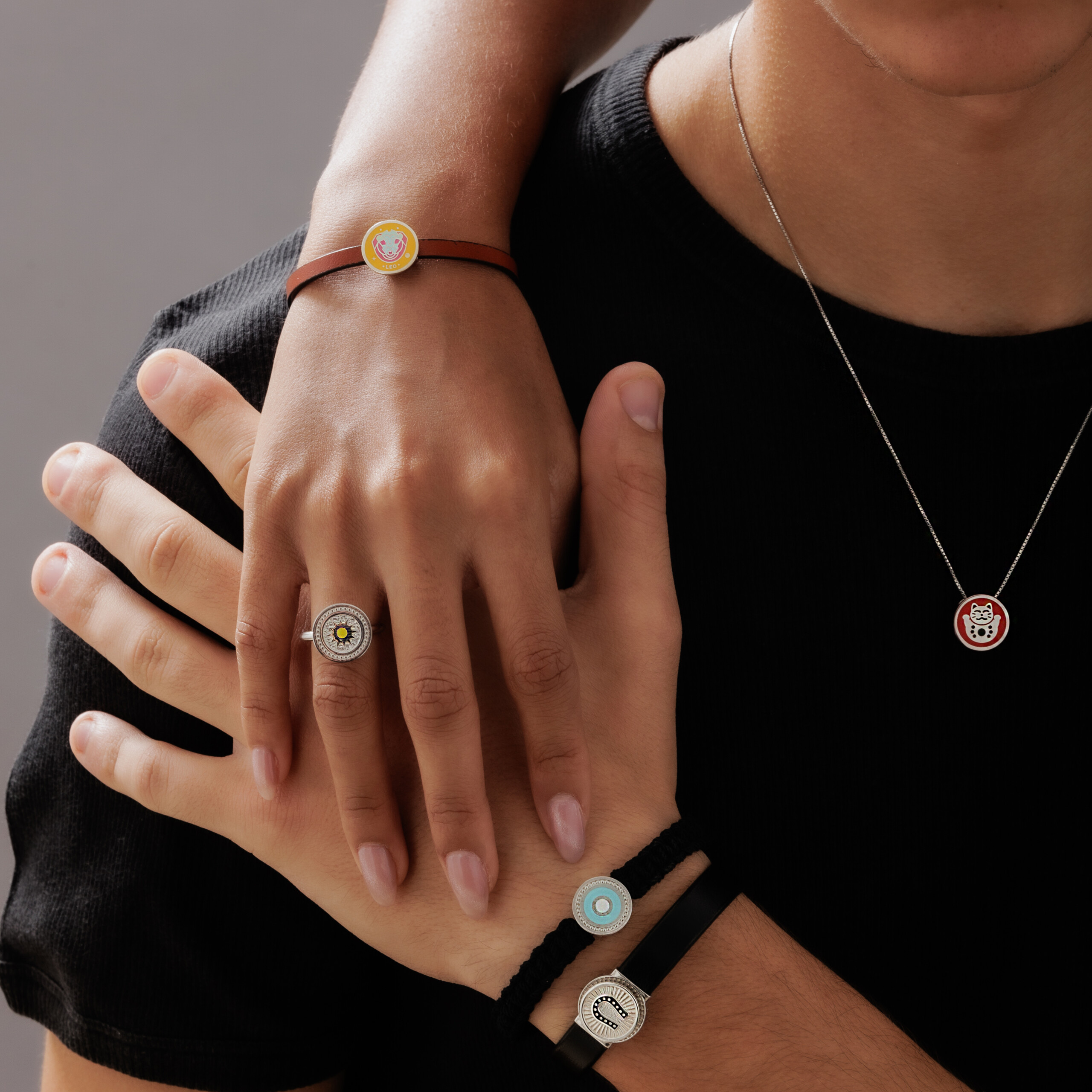 Επίλεξε Unisex Joolets και Joollions για όλους. Κοσμήματα από ασήμι 925, επιπλατινωμένο ή επιχρυσωμένο με χρυσό 18k.
