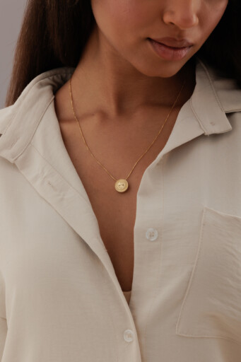 Ανακάλυψε εξατομικευμένα, βιώσιμα κοσμήματα από ανακυκλωμένο και επιπλατινωμένο ασήμι 925. Κοσμήματα για μια ζωή.