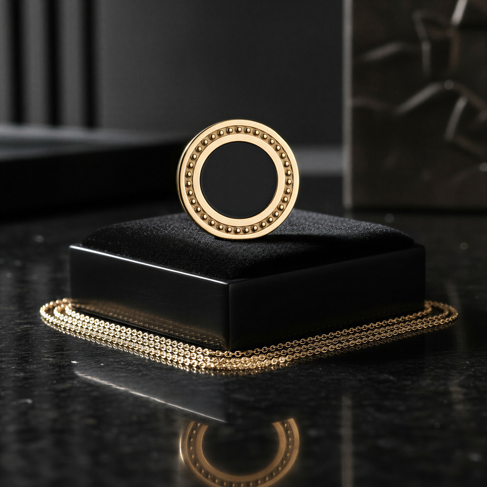 Το Joollion Elegant λάμπει σε κοντινό πλάνο, αναδεικνύοντας τη μινιμαλιστική του κομψότητα.